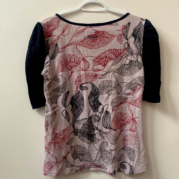 Graphic tee with birds and floral - Picture 3 of 4